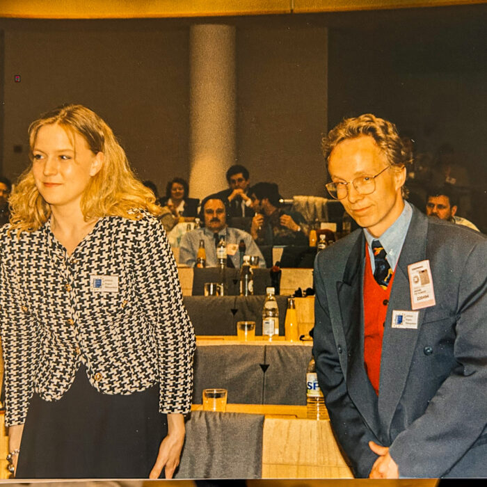 Benedicte-Ehlers-og-Per-Palmkvist-Knudsen-faar-klapsalver-small